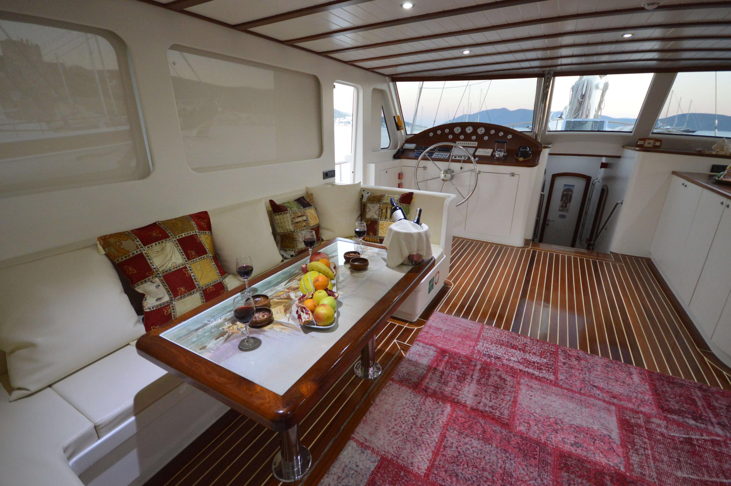 Gül Sultan gulet amenities interior cabin in Türkiye