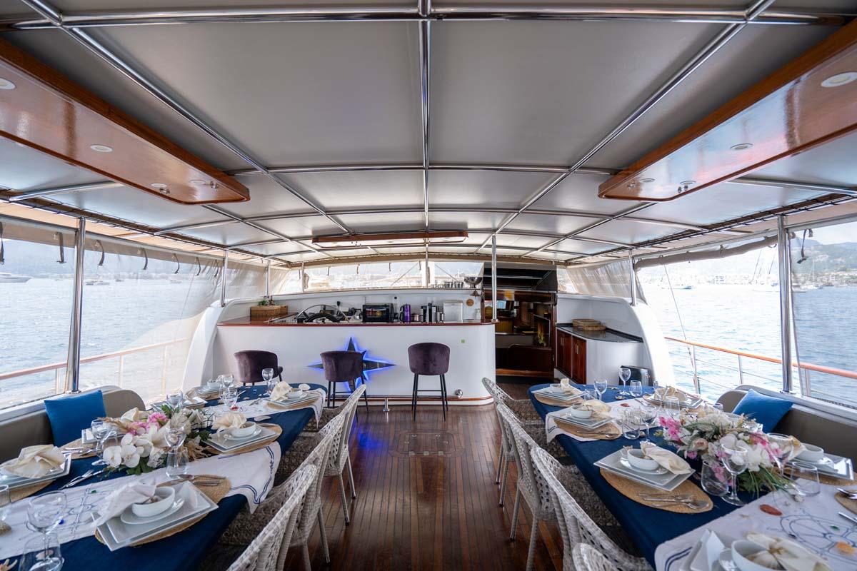 Nevra Queen gulet amenities exterior deck in Türkiye