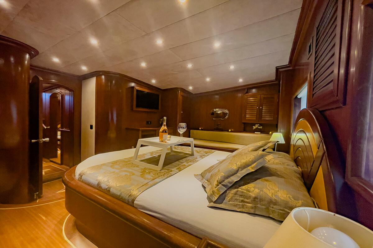 Diva Deniz — life on board