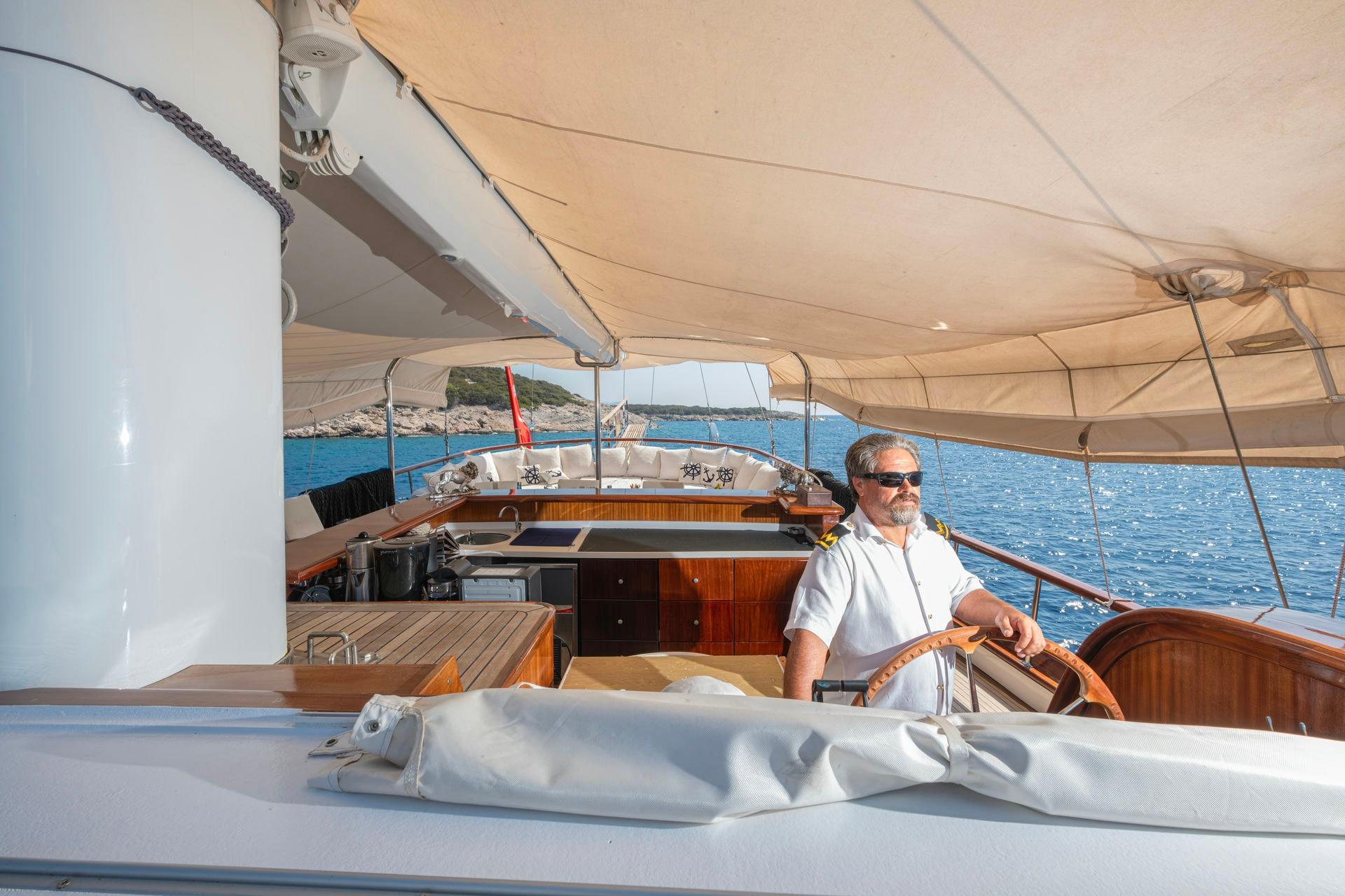 Babylon gulet amenities lifestyle dining in Türkiye