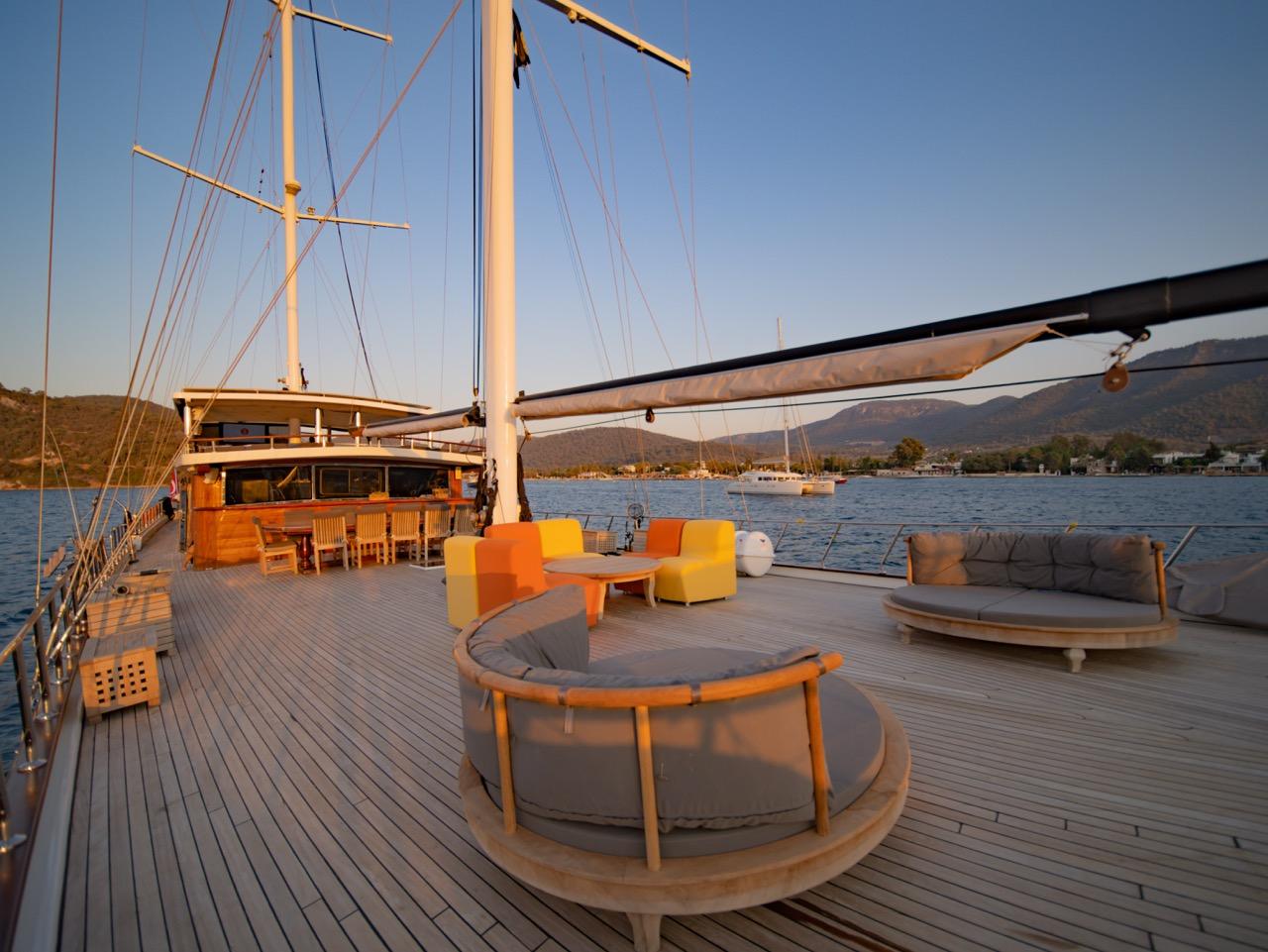Caustic gulet amenities exterior deck in Türkiye