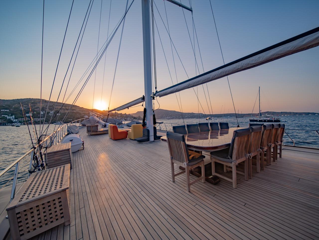 Caustic gulet amenities exterior deck in Türkiye