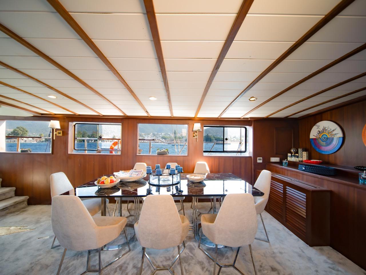 Caustic gulet amenities interior cabin in Türkiye