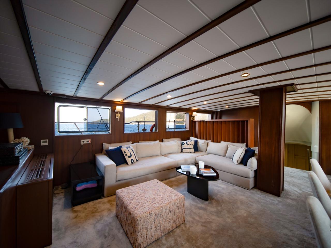 Caustic gulet amenities interior cabin in Türkiye