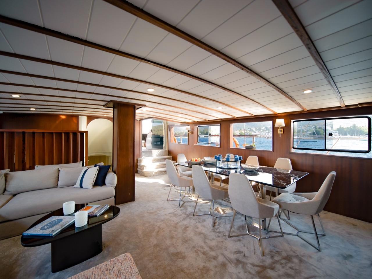Caustic gulet amenities interior cabin in Türkiye
