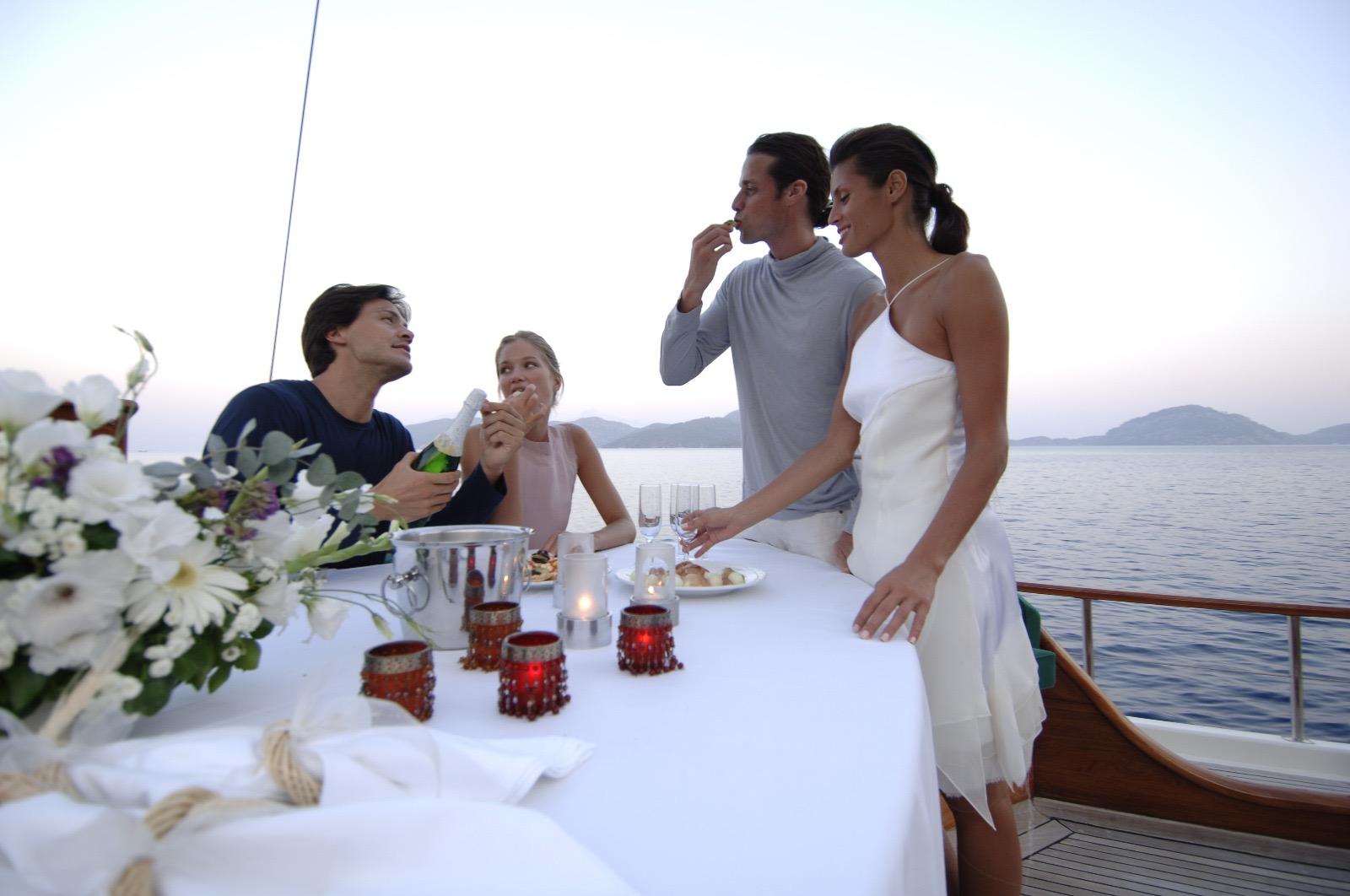 Ecce Navigo gulet amenities lifestyle dining in Greece