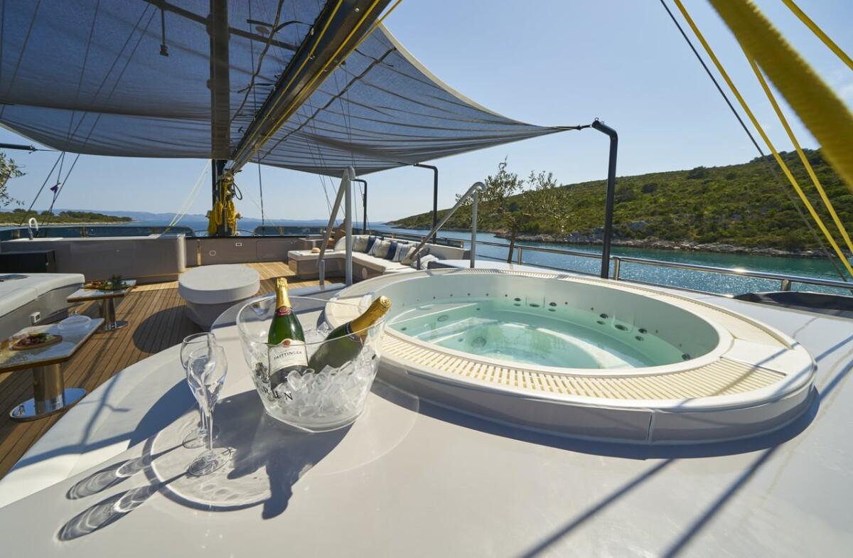 Rara Avis — photo 9