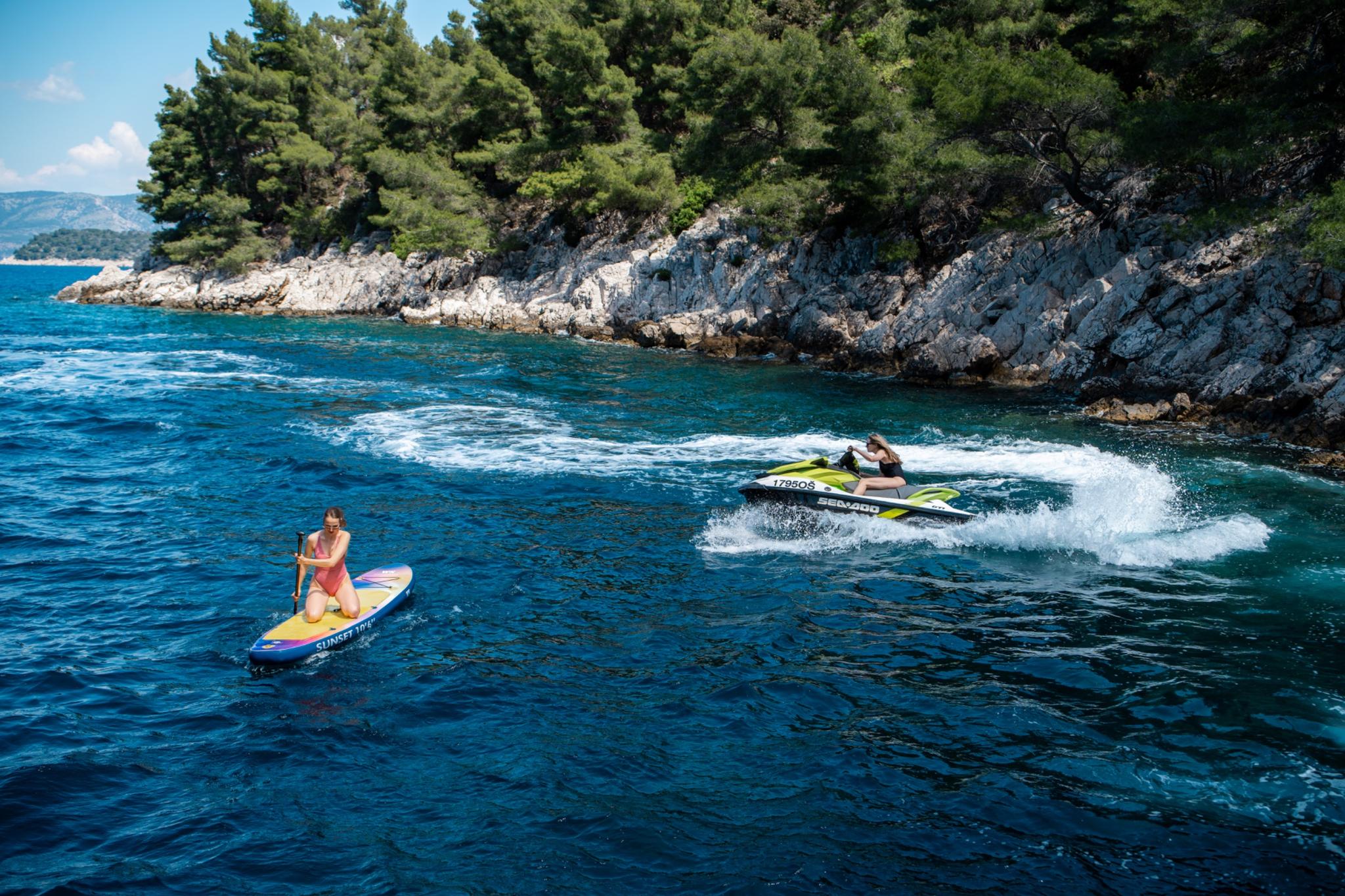 Dalmatino gulet amenities lifestyle dining in Croatia