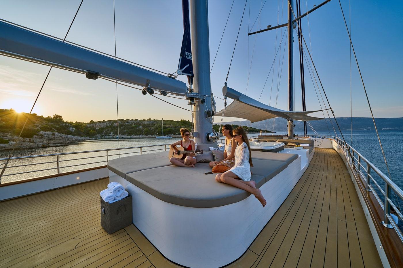 Dalmatino — life on board