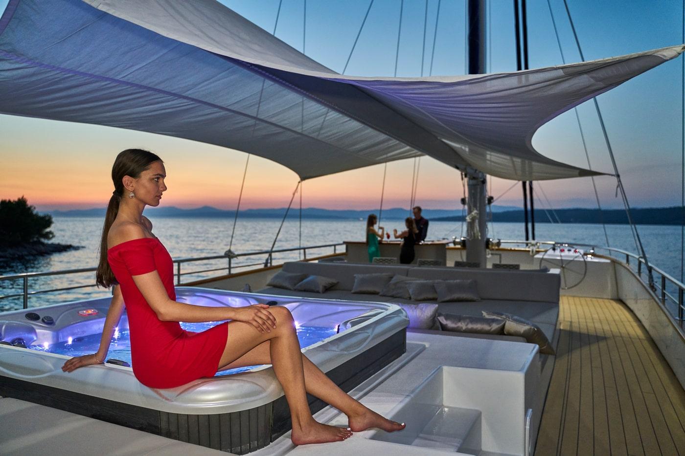 Dalmatino — life on board