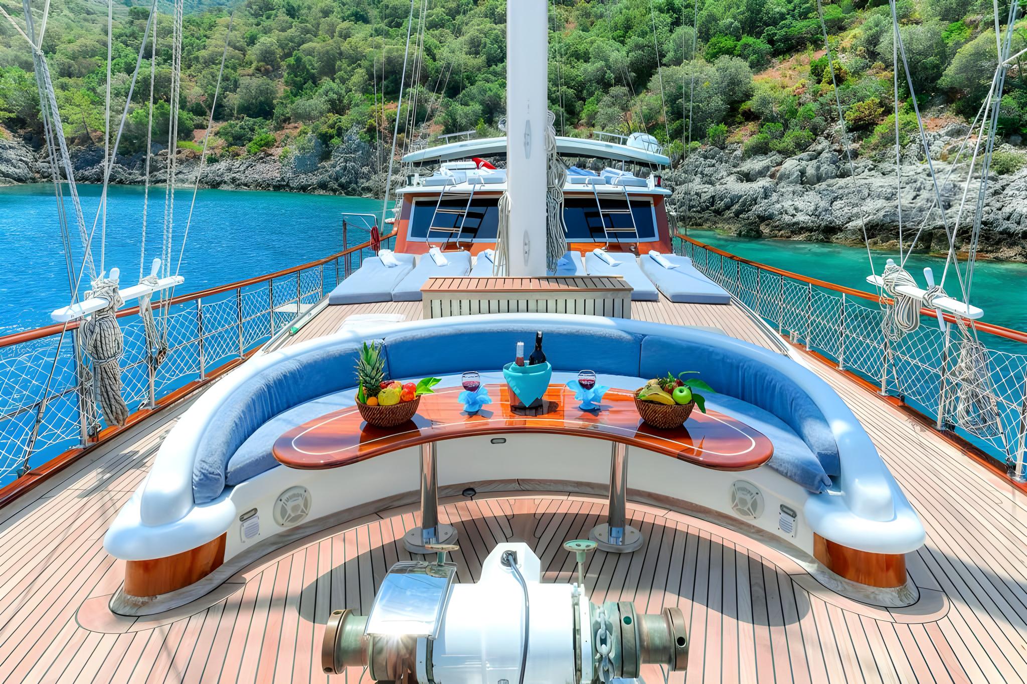 Mehmet Ayaz gulet amenities interior cabin in Türkiye