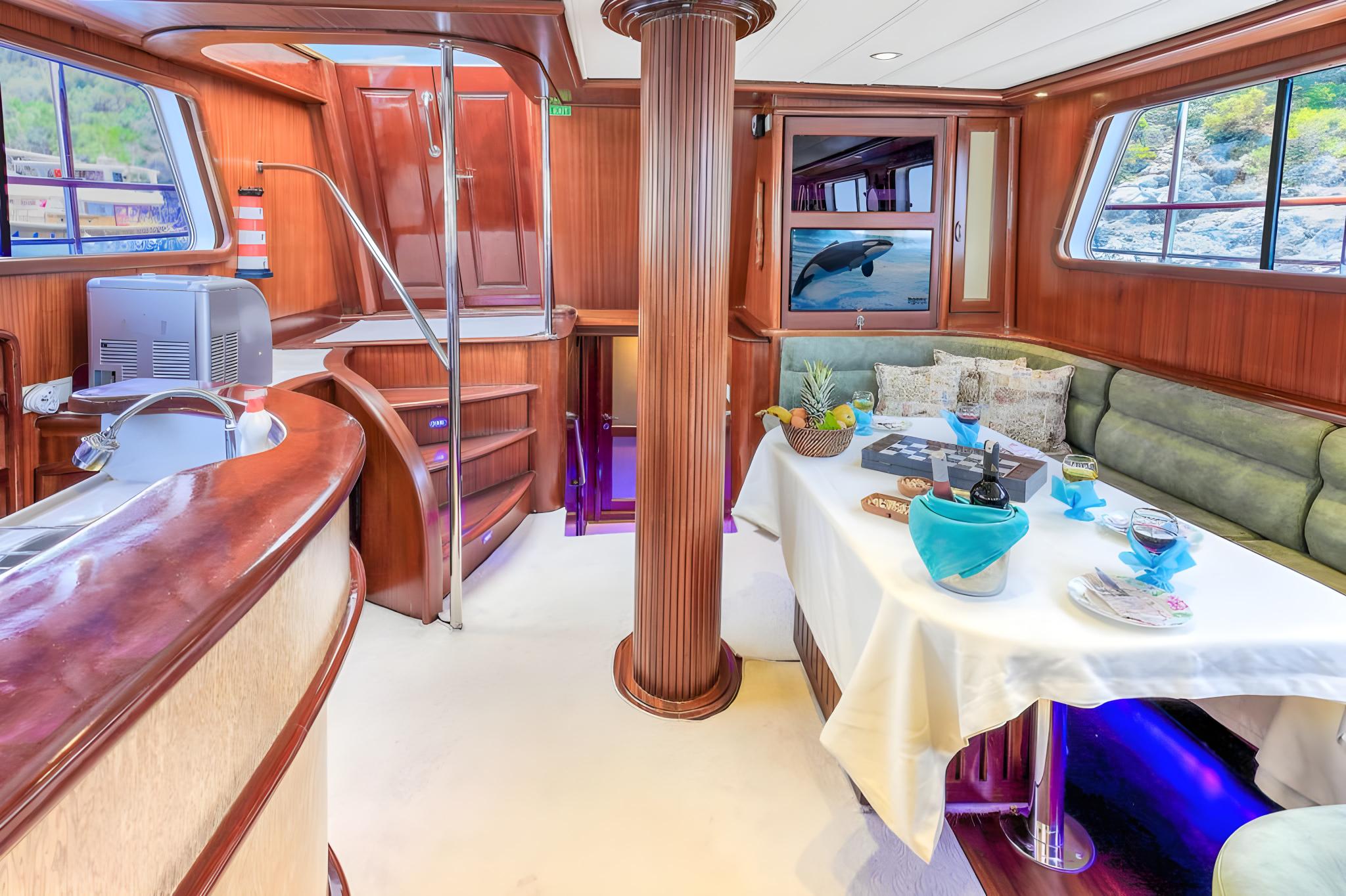 Mehmet Ayaz gulet amenities interior cabin in Türkiye