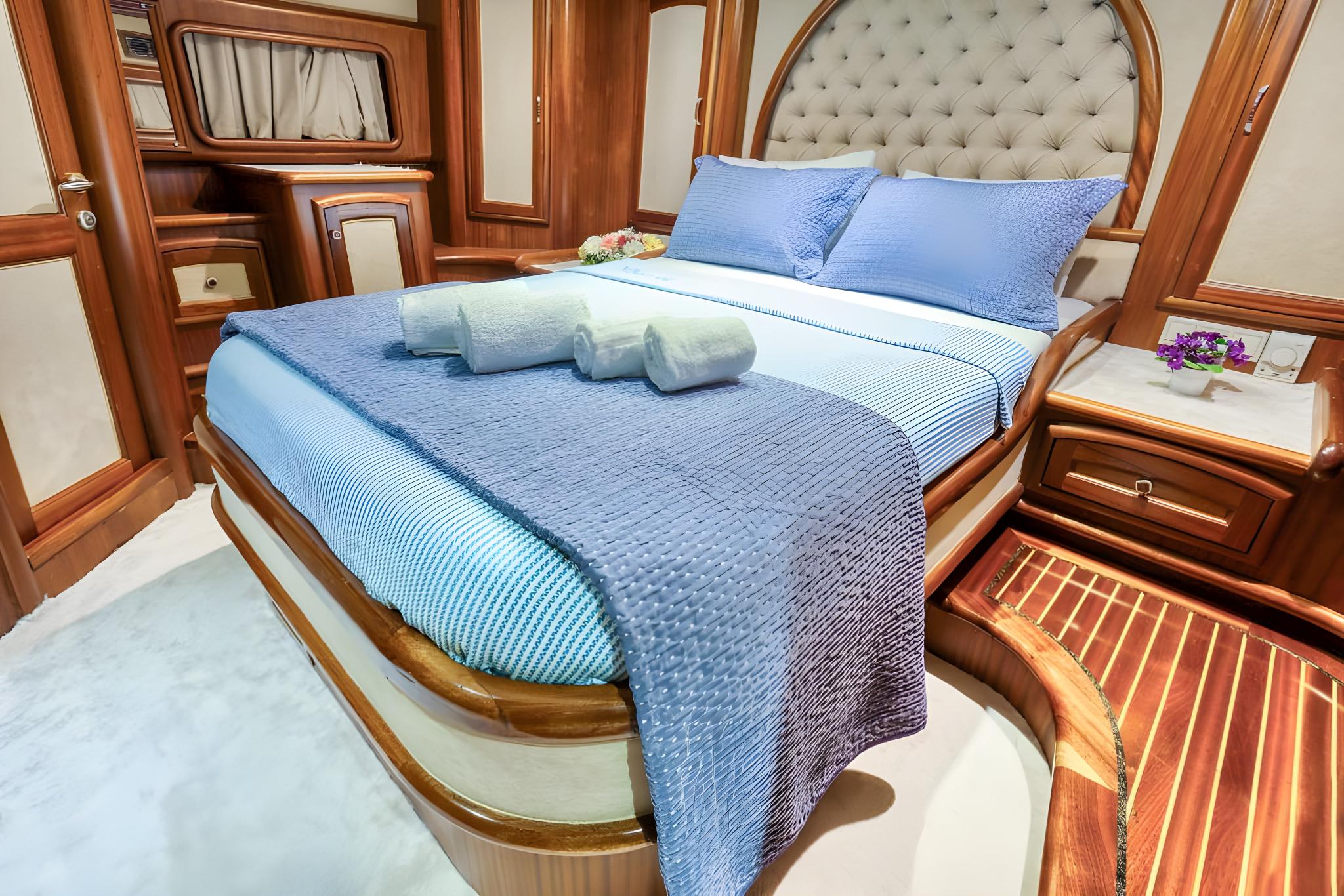 Mehmet Ayaz gulet accommodation interior cabin in Türkiye