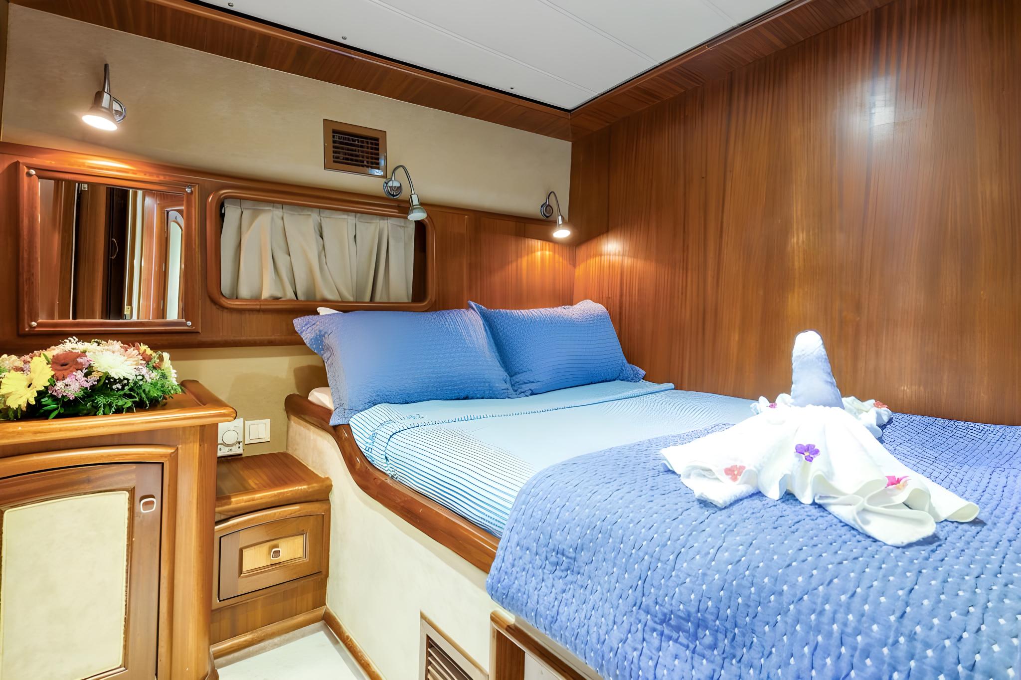 Mehmet Ayaz gulet accommodation interior cabin in Türkiye