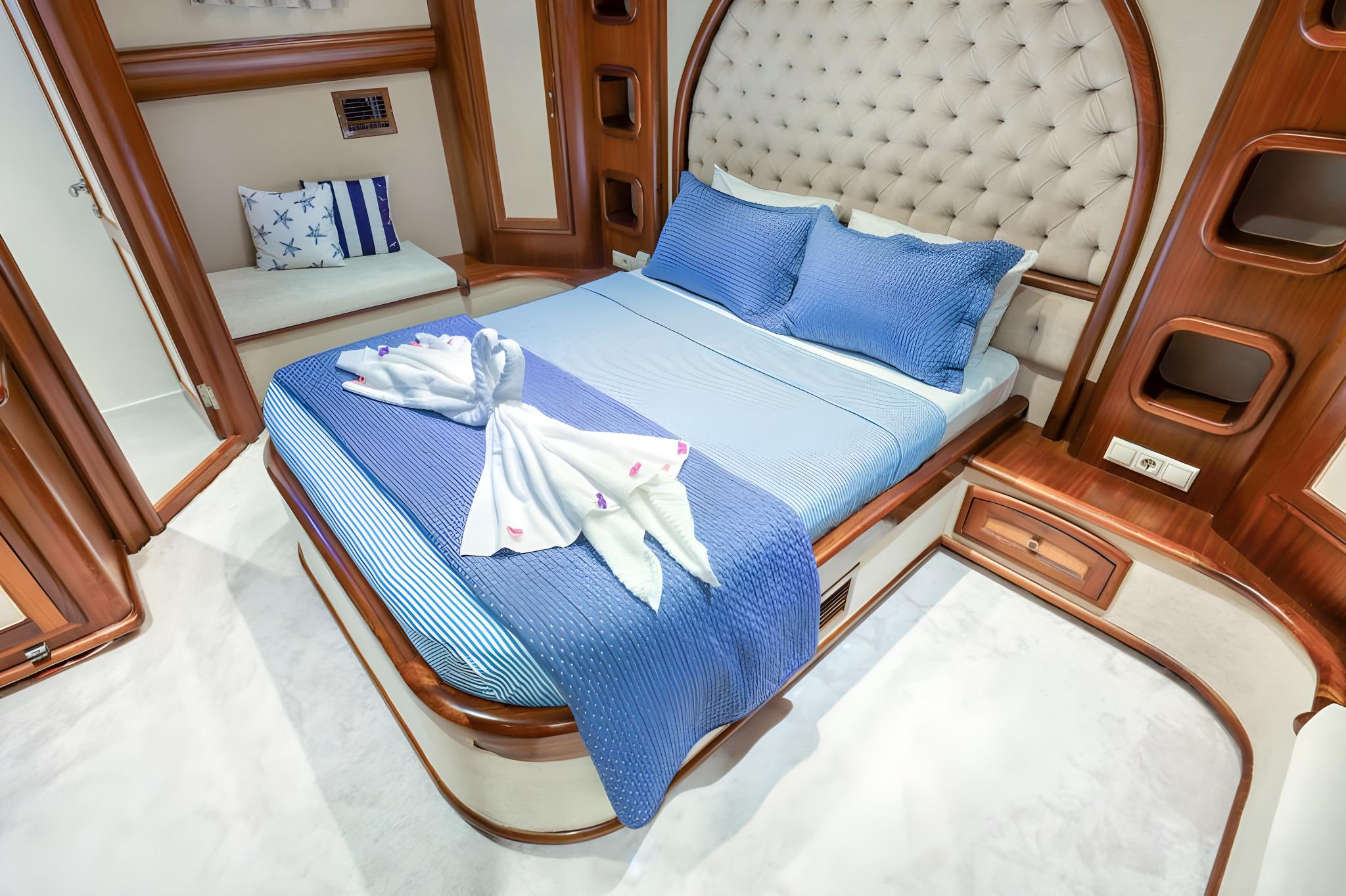 Mehmet Ayaz gulet accommodation interior cabin in Türkiye