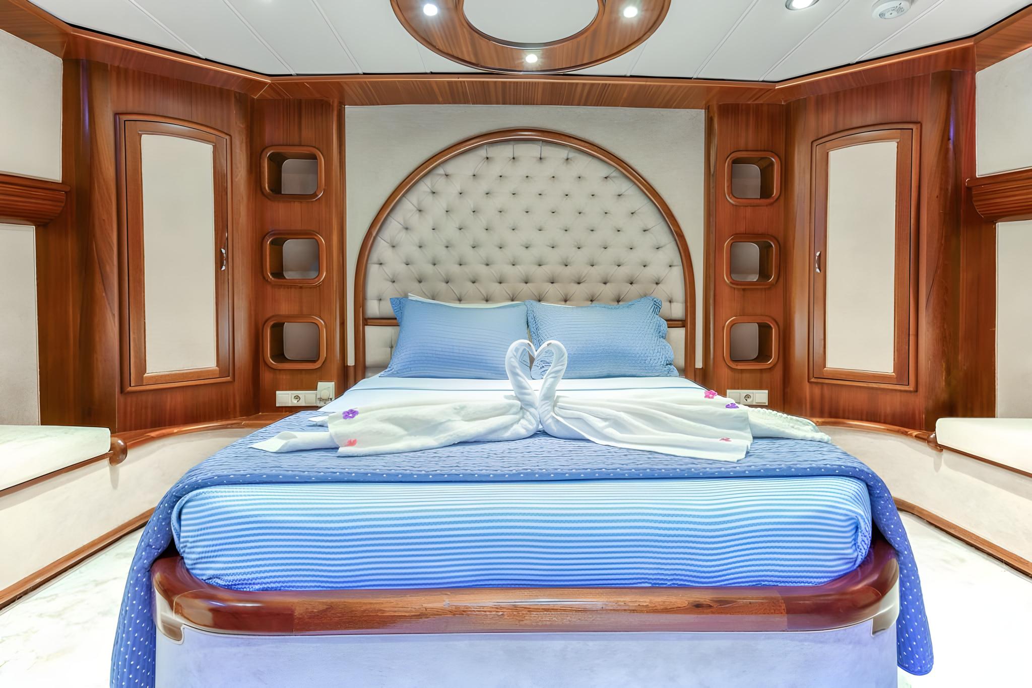 Mehmet Ayaz gulet accommodation interior cabin in Türkiye