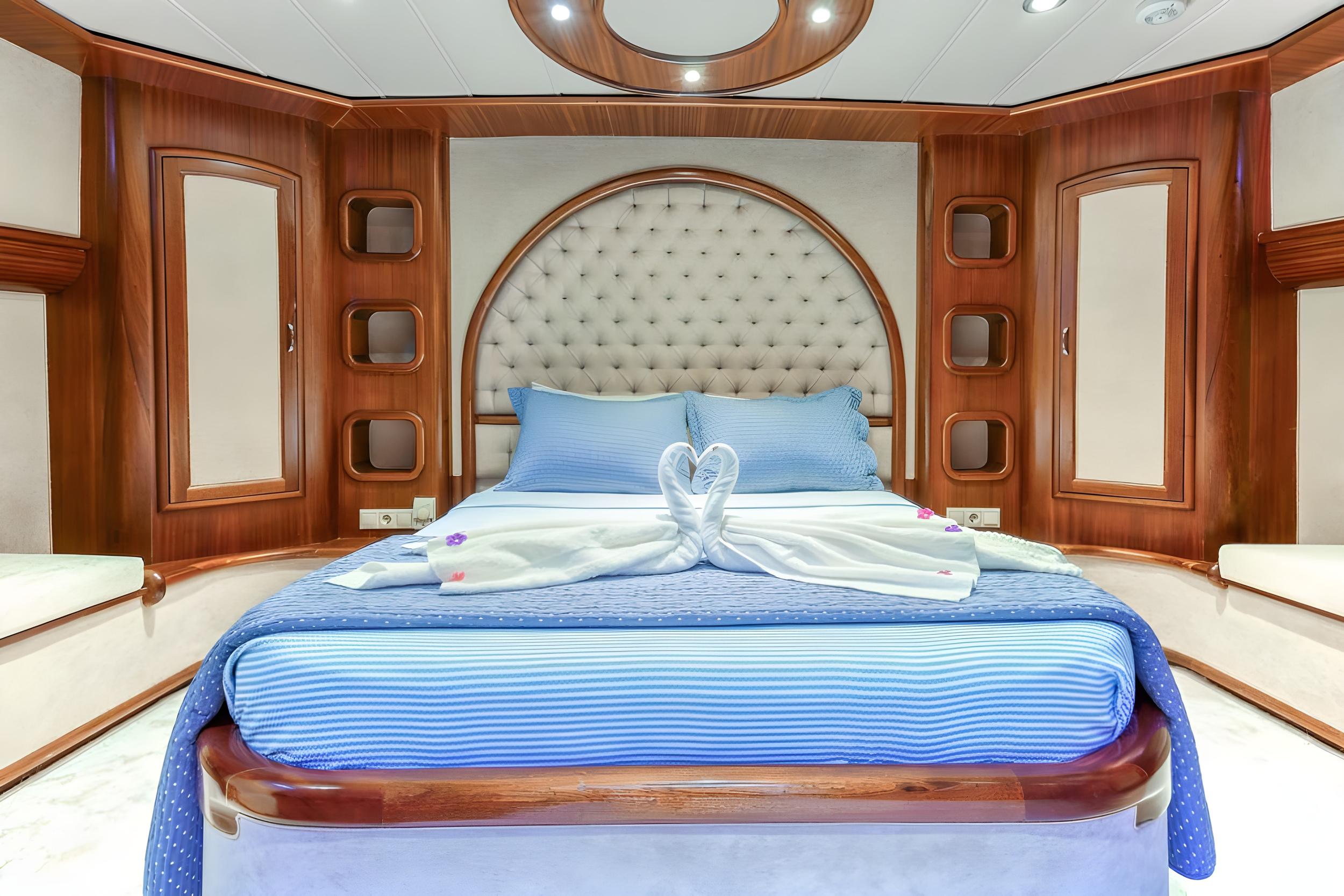 Mehmet Ayaz gulet accommodation interior cabin in Türkiye