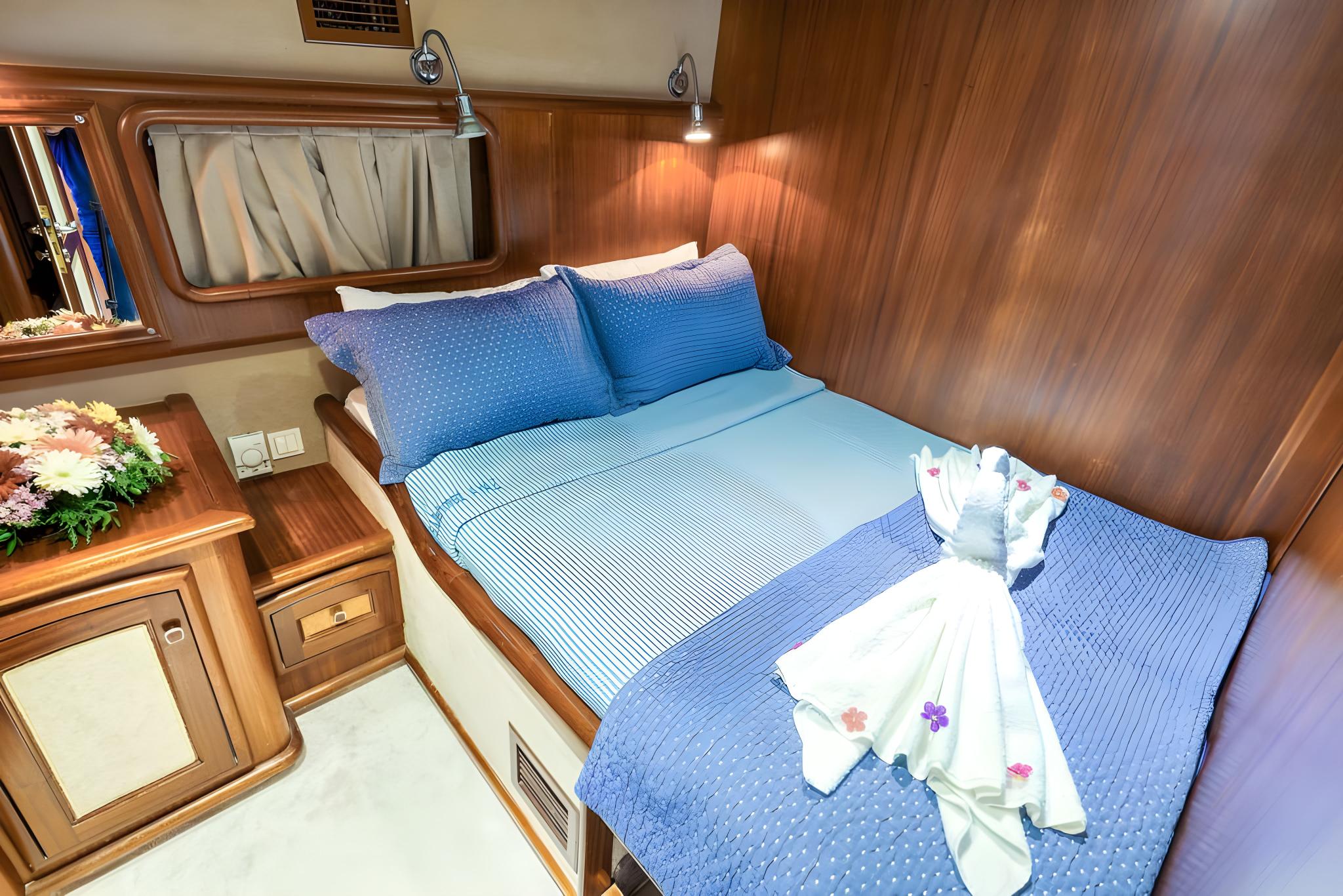 Mehmet Ayaz gulet accommodation interior cabin in Türkiye