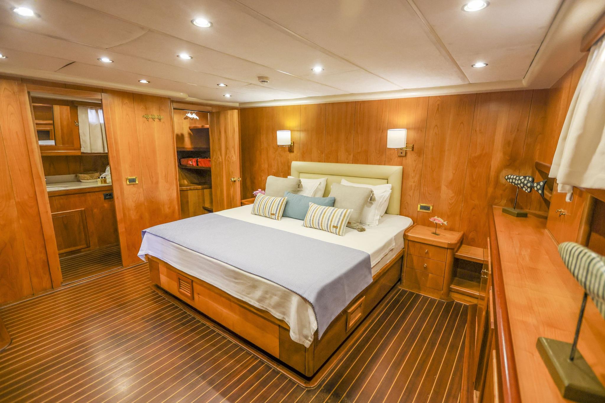 Queen Of Sea gulet accommodation interior cabin in Türkiye