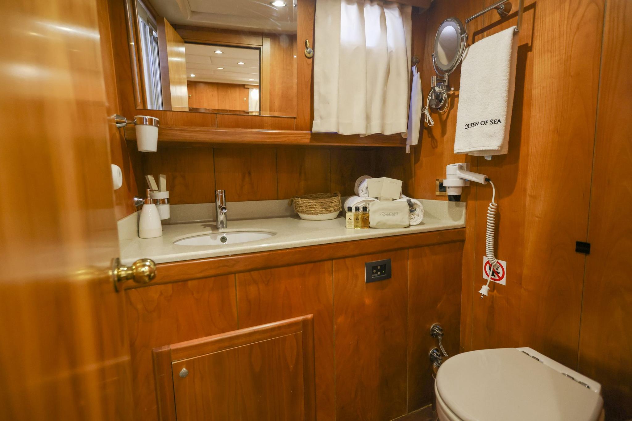 Queen Of Sea gulet accommodation interior cabin in Türkiye