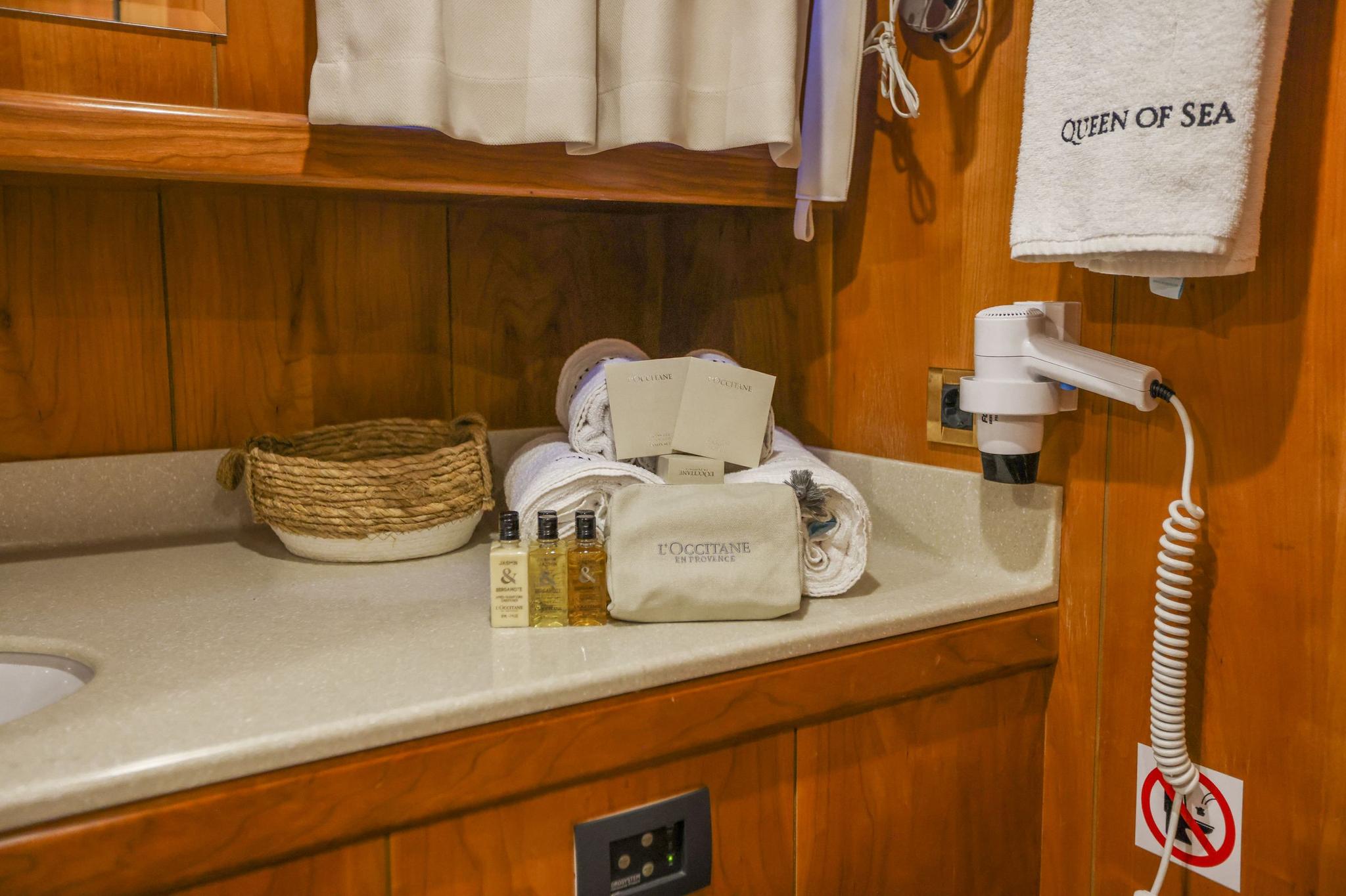 Queen Of Sea gulet accommodation interior cabin in Türkiye