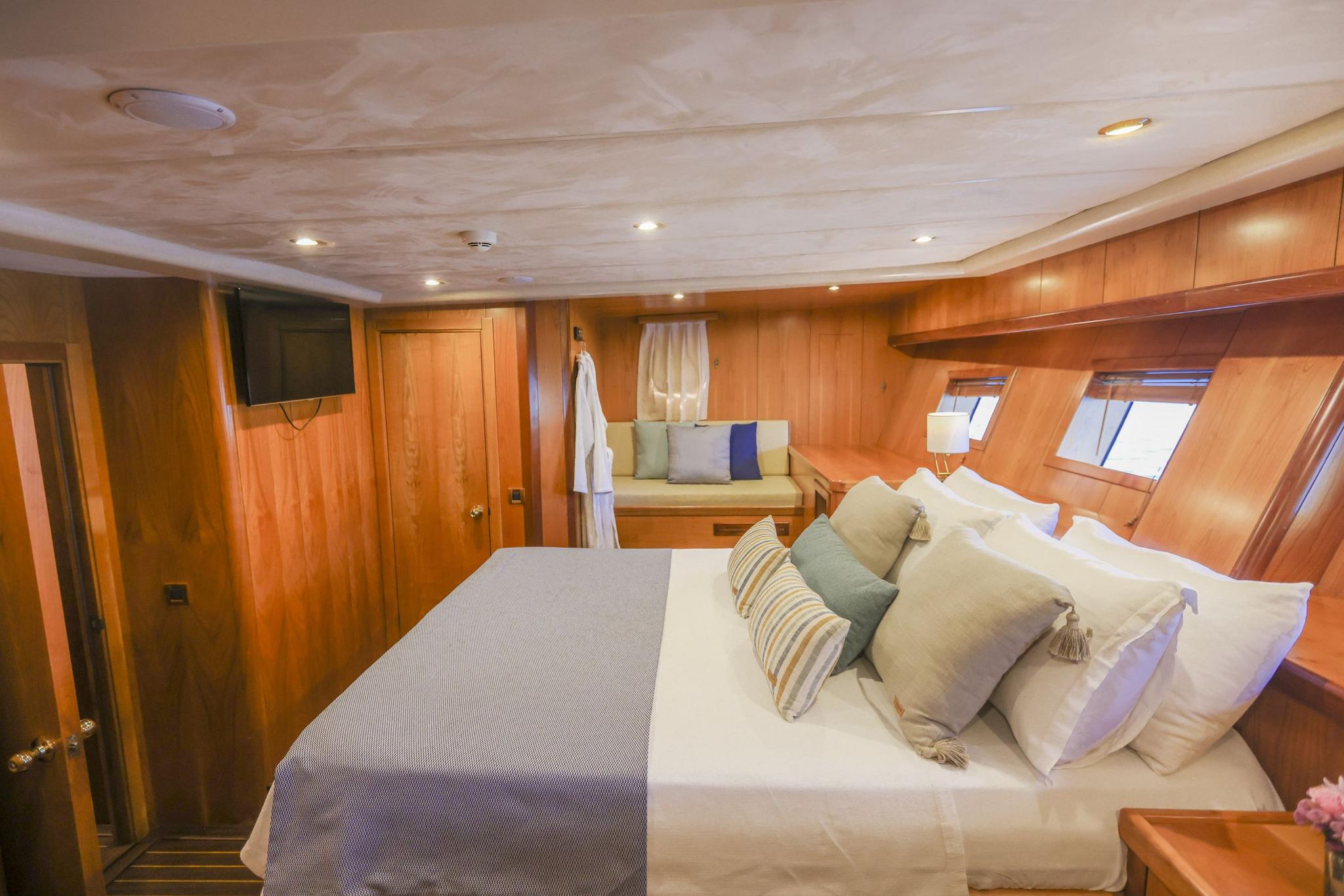 Queen Of Sea gulet accommodation interior cabin in Türkiye