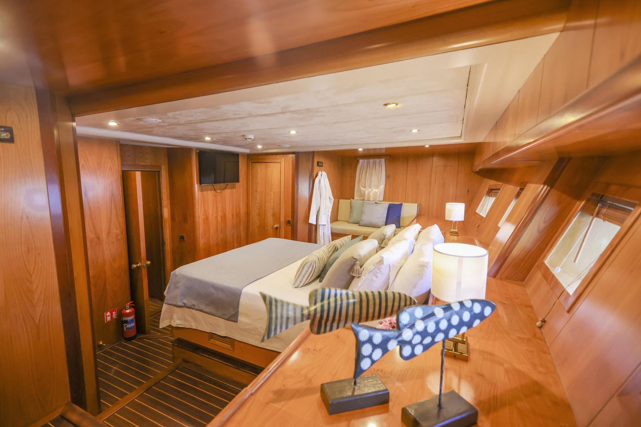 Queen Of Sea gulet accommodation interior cabin in Türkiye