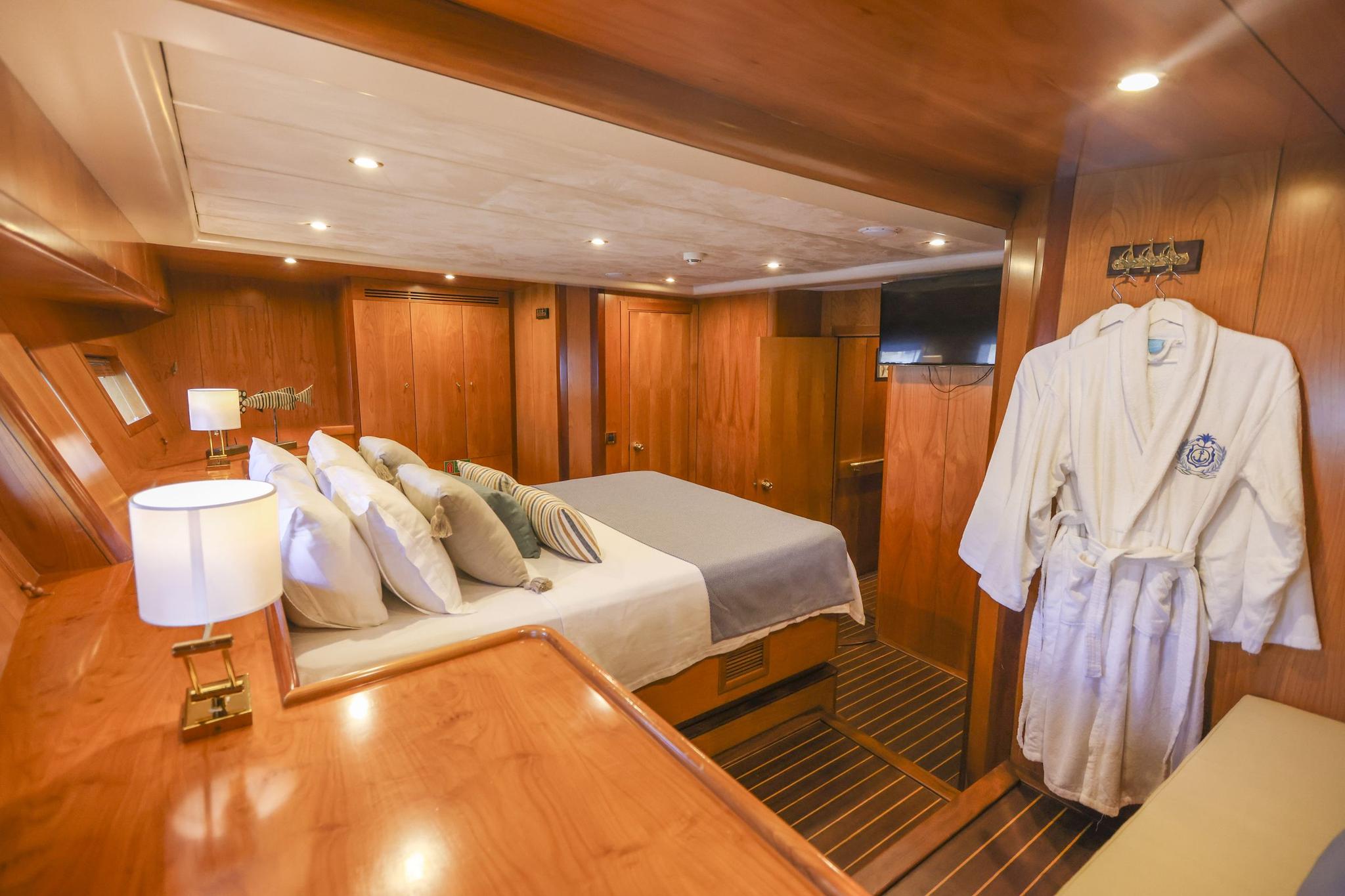 Queen Of Sea gulet accommodation interior cabin in Türkiye