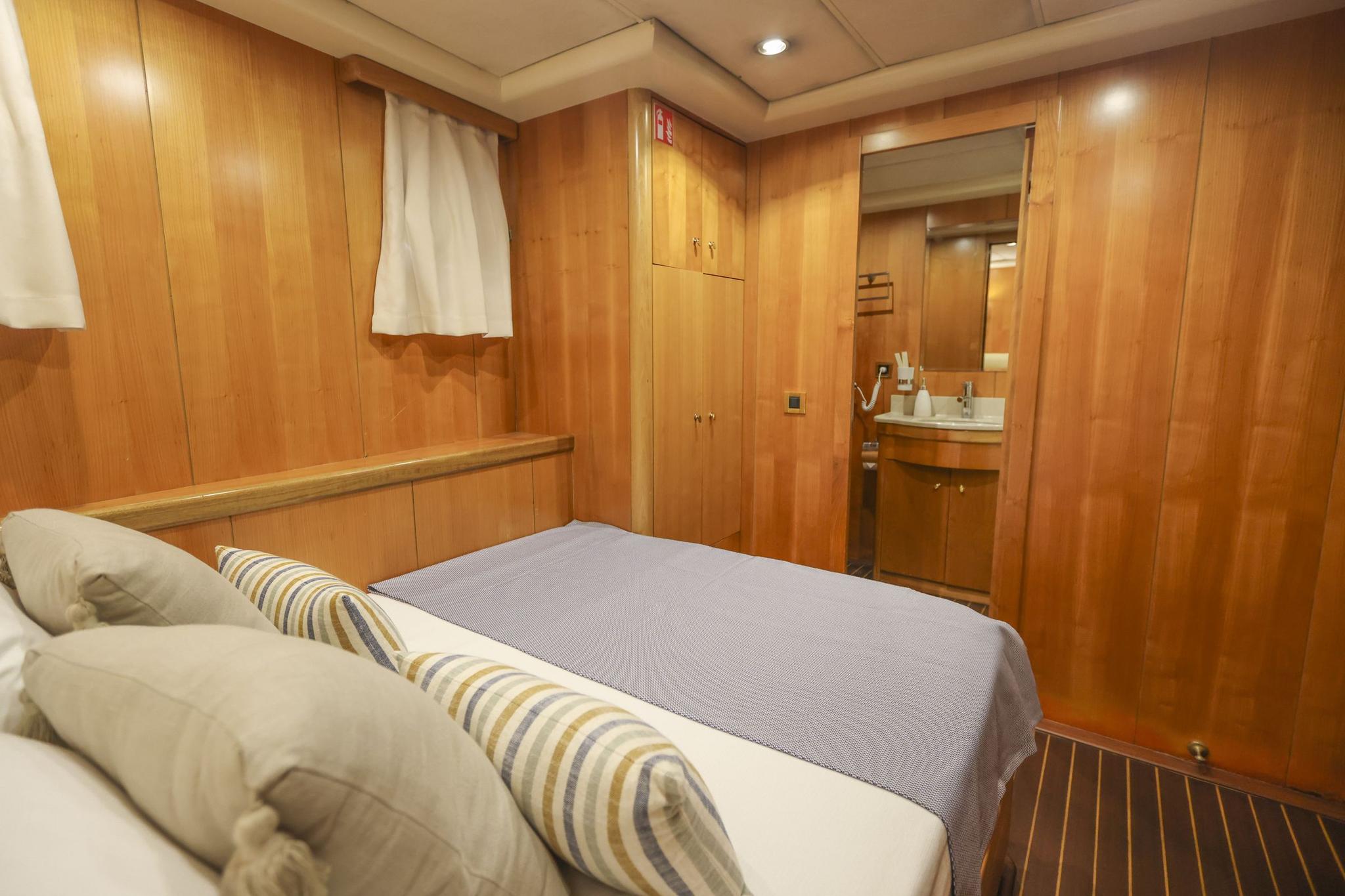 Queen Of Sea gulet accommodation interior cabin in Türkiye