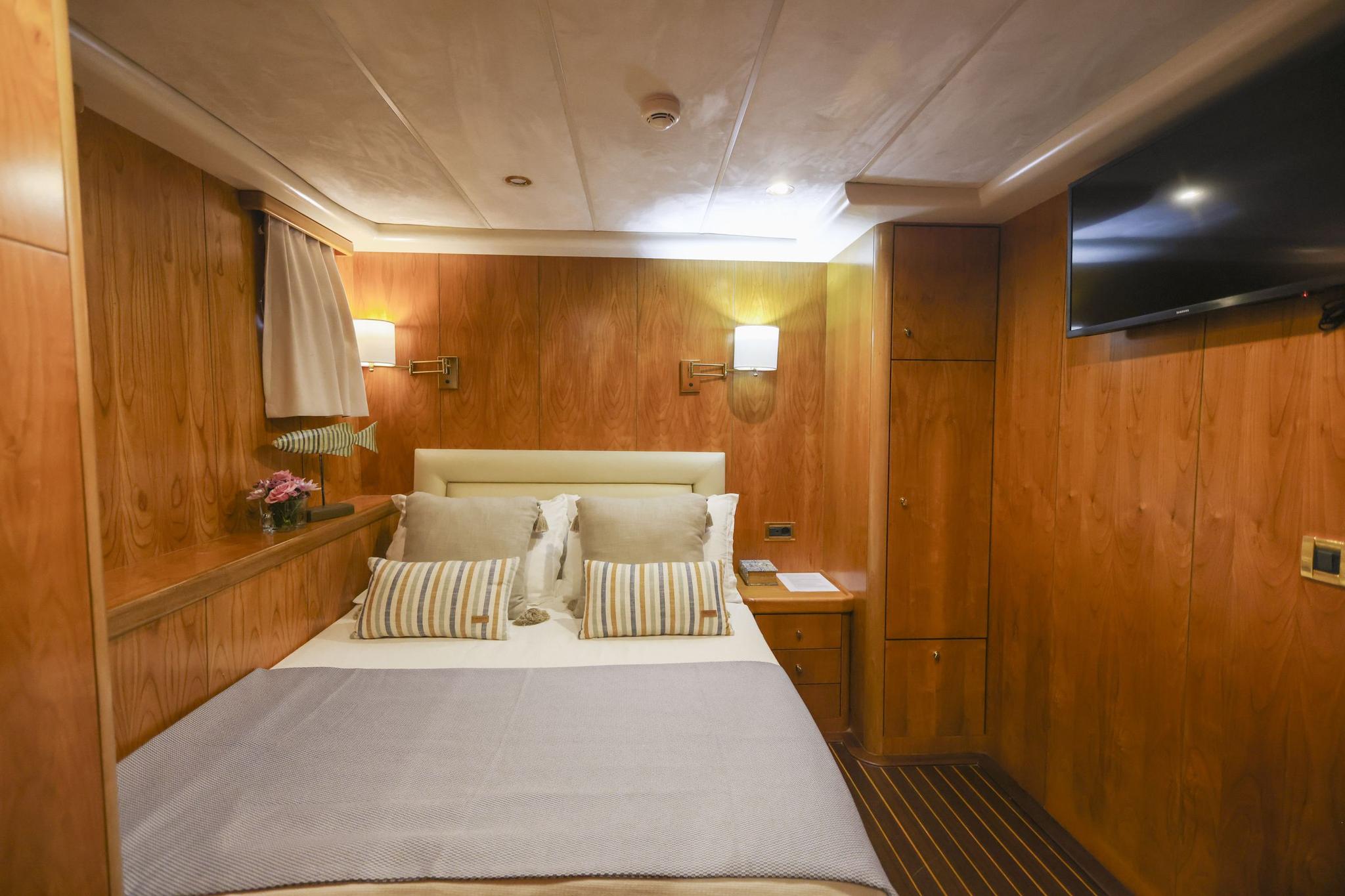 Queen Of Sea gulet accommodation interior cabin in Türkiye