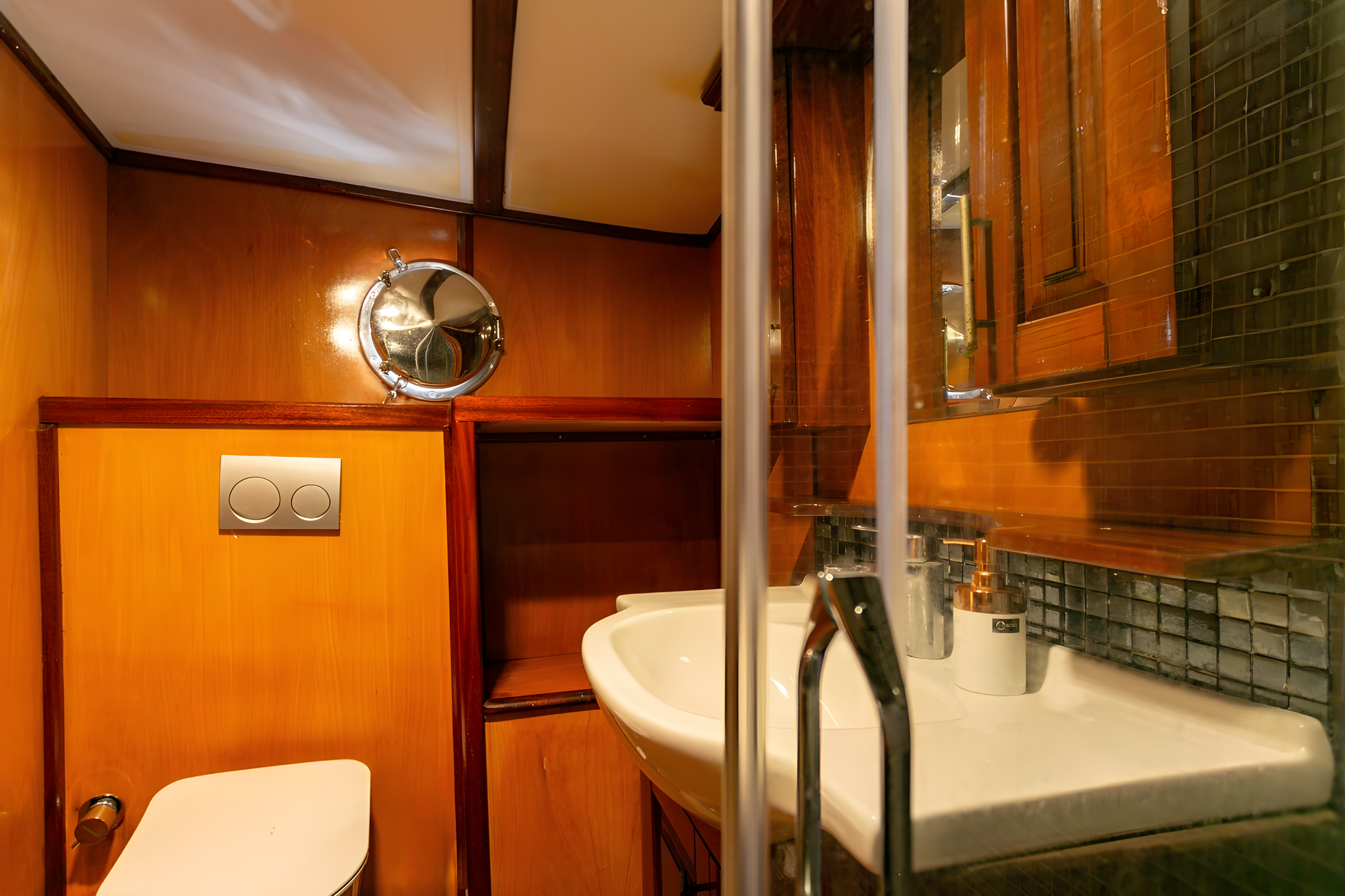 Sarayli 1 gulet accommodation interior cabin in Türkiye