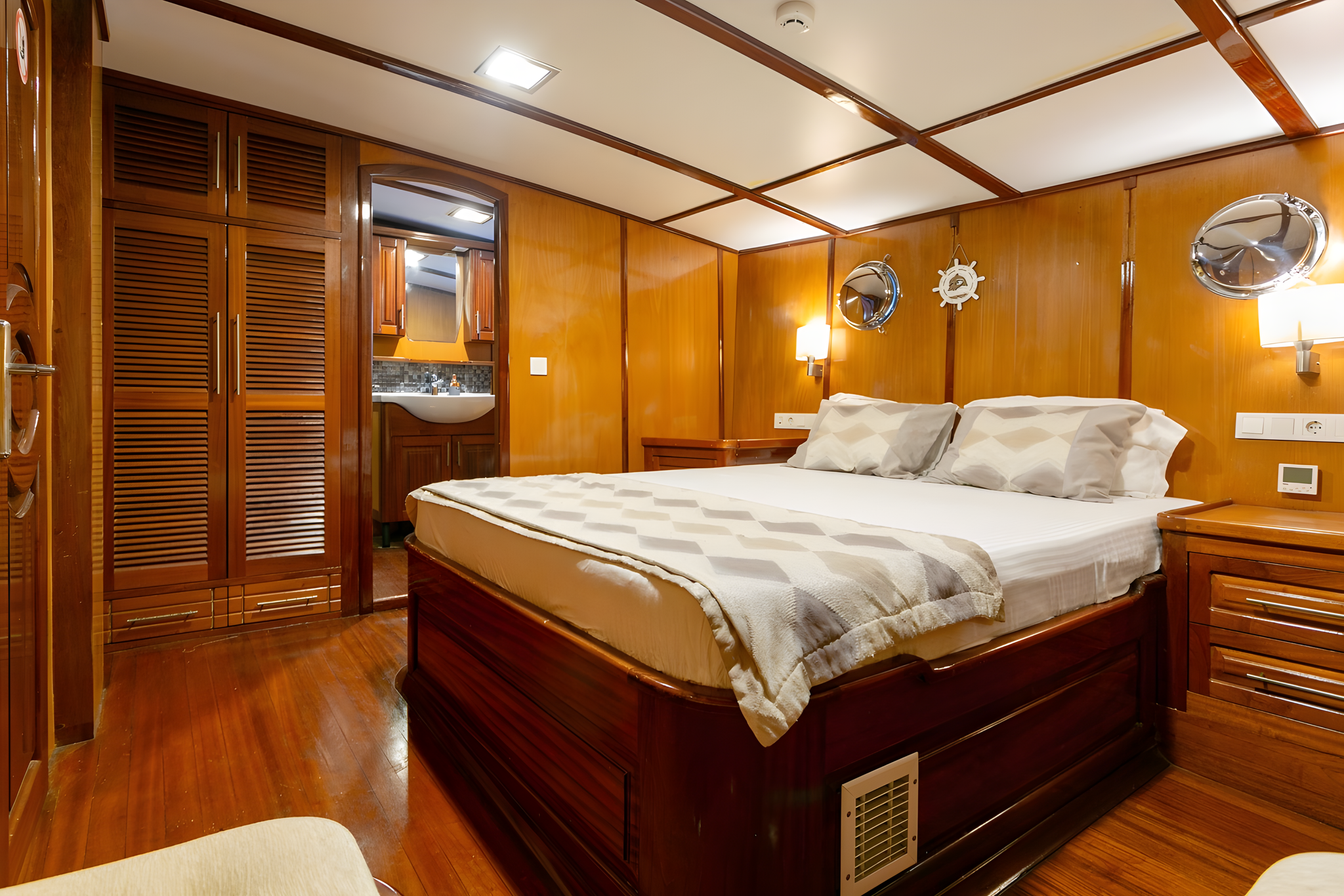 Sarayli 1 gulet accommodation interior cabin in Türkiye