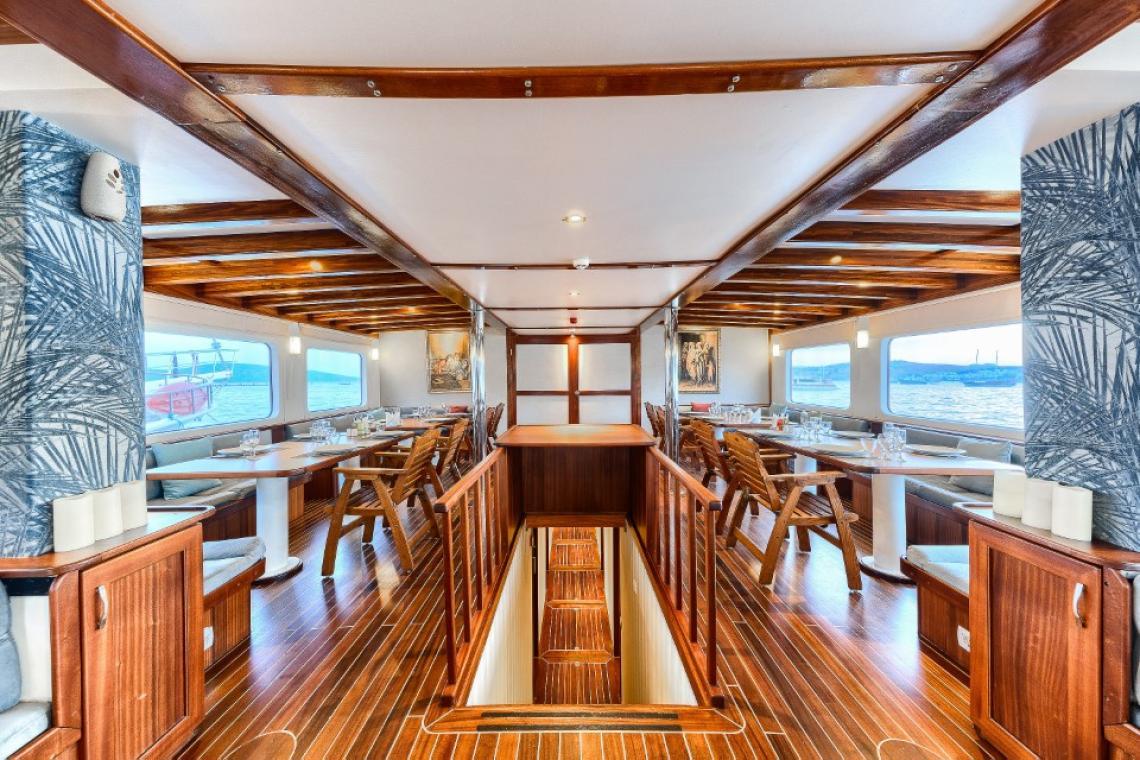 Love Boat gulet amenities interior cabin in Türkiye