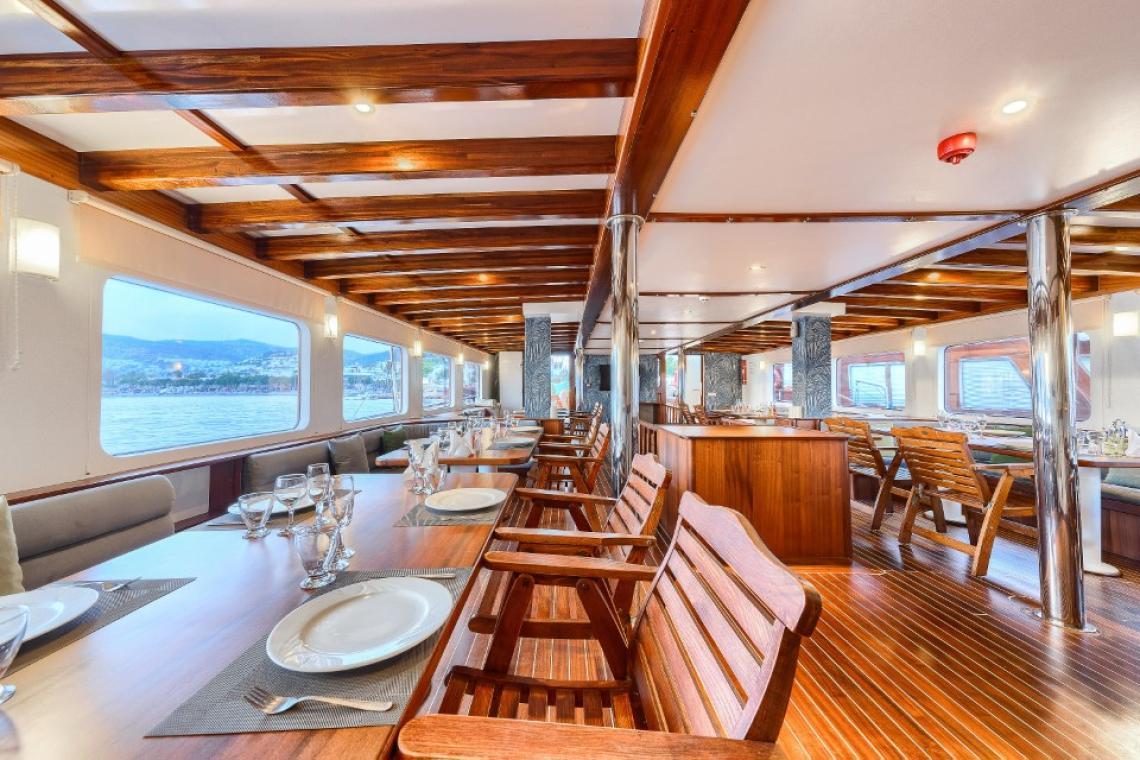 Love Boat gulet amenities interior cabin in Türkiye