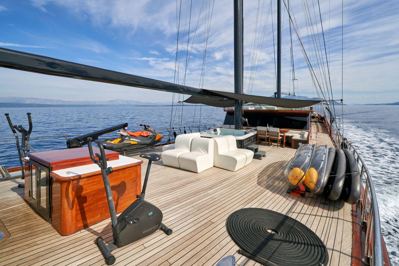 Stella Maris gulet amenities interior cabin in Croatia