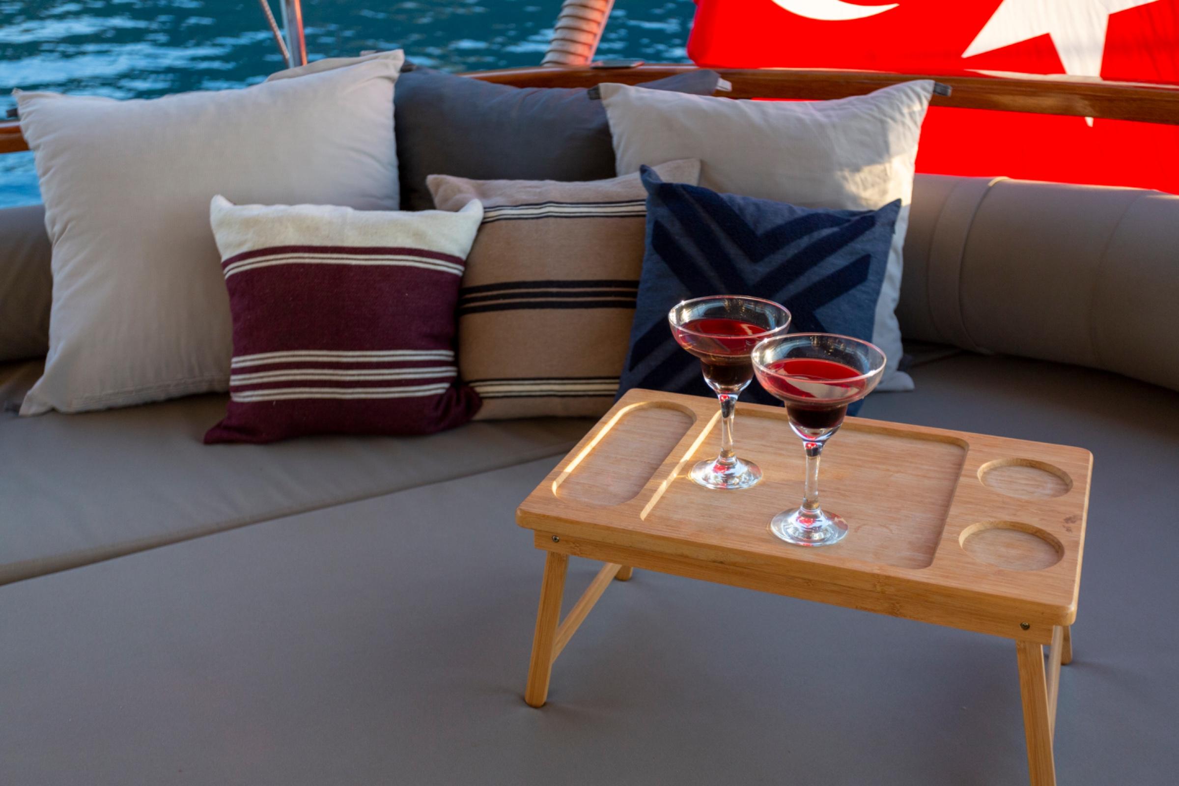 Yuce Bey gulet amenities lifestyle dining in Türkiye