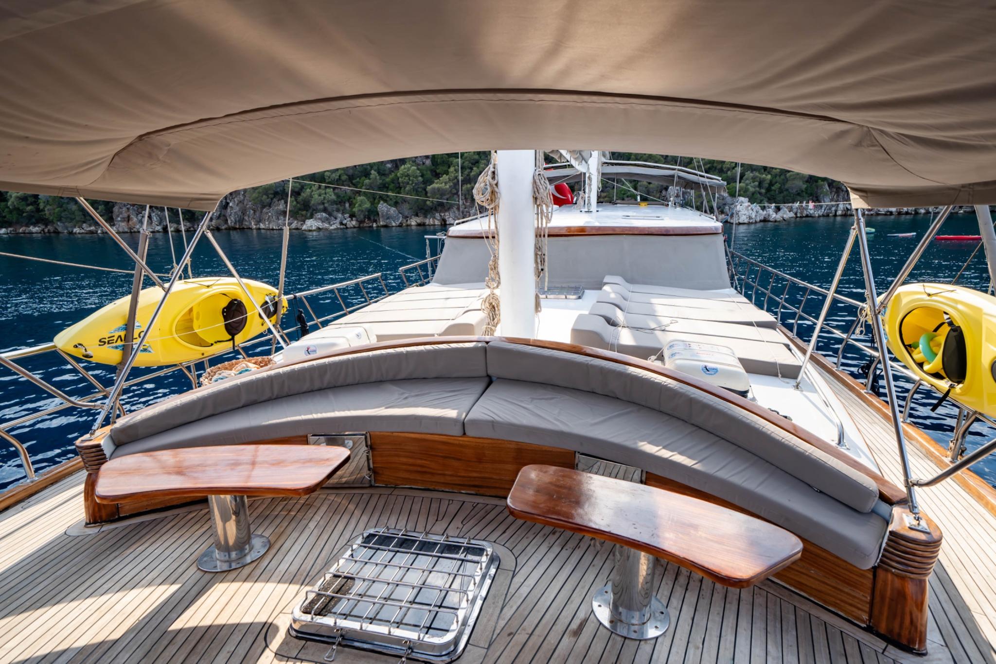 YUCE BEY gulet amenities interior cabin in Türkiye