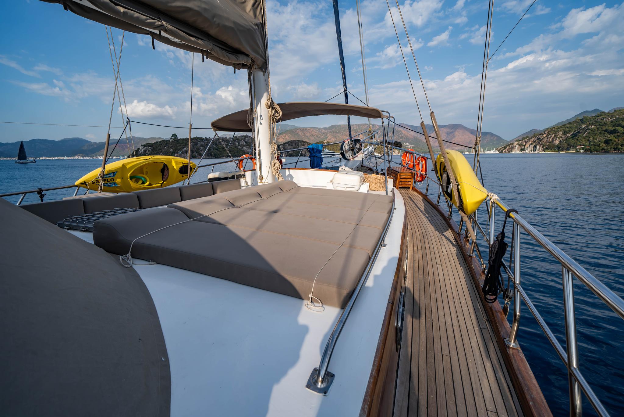 YUCE BEY gulet amenities interior cabin in Türkiye